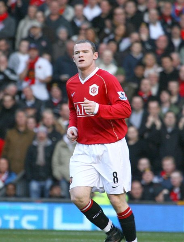 Rooneyn tuplailta pelasti pisteen ManU:lle