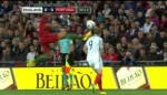 VIDEO: Englannin harjoitusottelussa täysin älyvapaa kung-fu-potku! - Kohteena Harry Kane!
