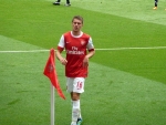 Video: Cardiffin kotiyleisö taputti seisaaltaan Arsenalin Ramseylle